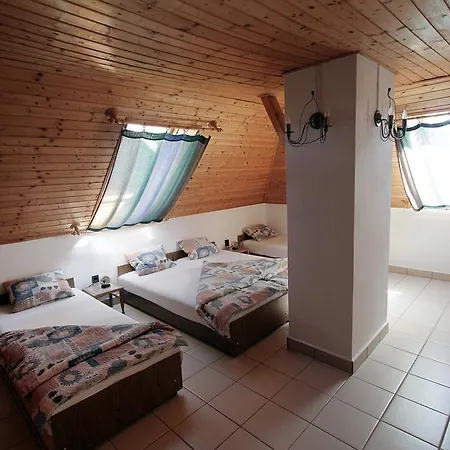 Voeroesko Apartmanhaz Hotel apartamentowy Révfülöp