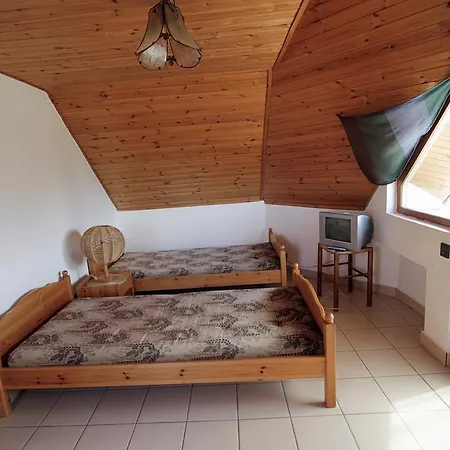 Voeroesko Apartmanhaz 3* Révfülöp