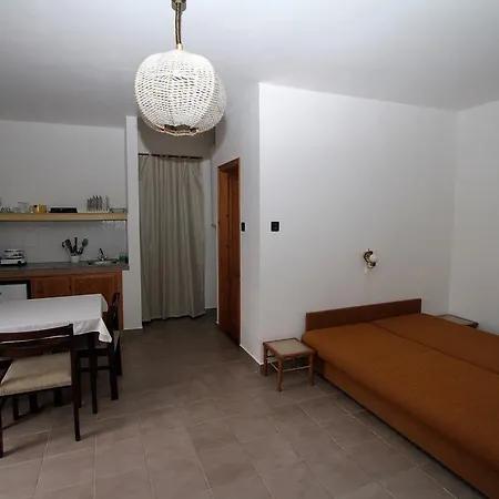 Voeroesko Apartmanhaz 3* Révfülöp