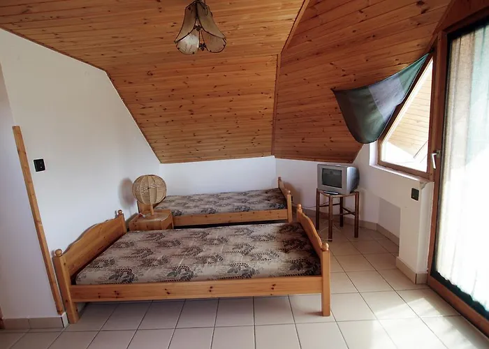 Voeroesko Apartmanhaz 3* Révfülöp