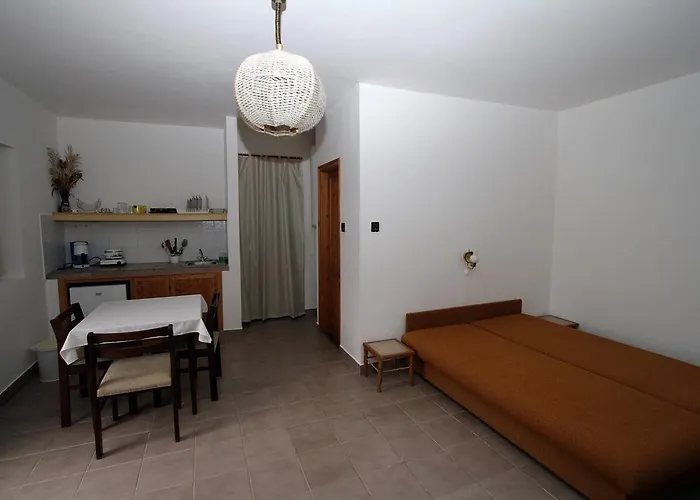 Voeroesko Apartmanhaz 3* Révfülöp